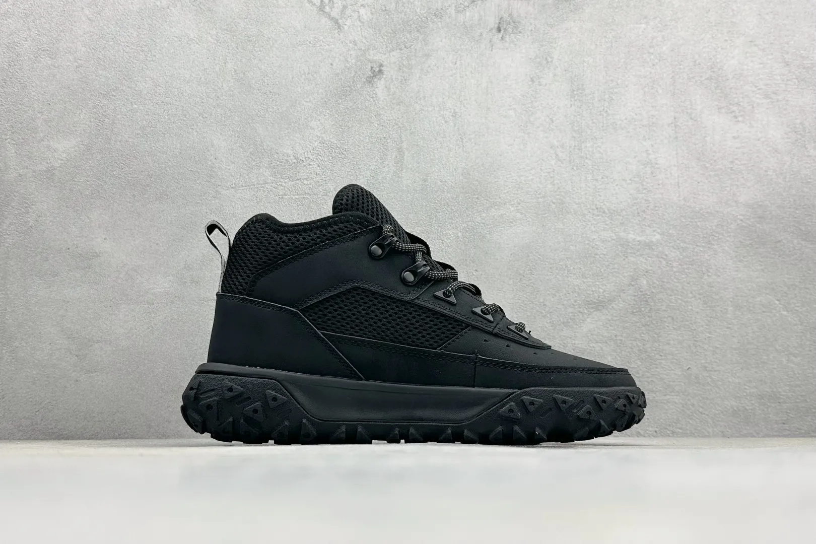 🐲💰 480 terminal store Timberland/Timberland outdoor high-top casual Martin boots series. Guangdong factory quality, original box and original packaging. The fabric is made of Italian 🇮🇹 top-grade frosted fine-grained cowhide. It is paired with anti-odor and anti-corrosion genuine leather latex insoles to give you a perfect wearing experience. The quality is exquisite and durable. A must-have for sportsmen. Specially designed to treat those who are not handsome. High-quality and first-class foot feel. Item number: TBOA5VAC015